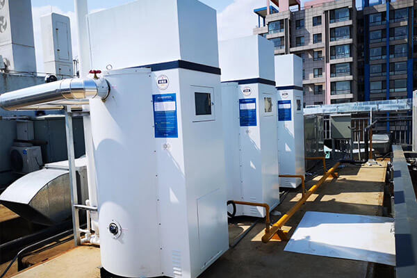 湖北芜湖温泉酒店99KW立式燃气热水锅炉项目